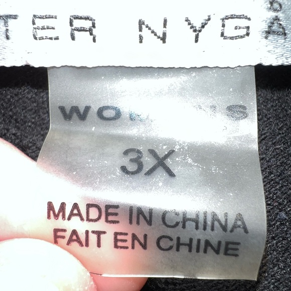 Peter Nygard Keyhole Sweater - Picture 8 of 10